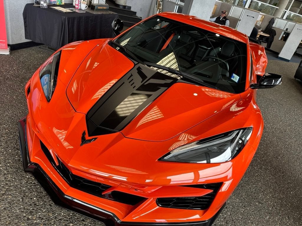 2025 Chevrolet Corvette E-Ray 2LZ