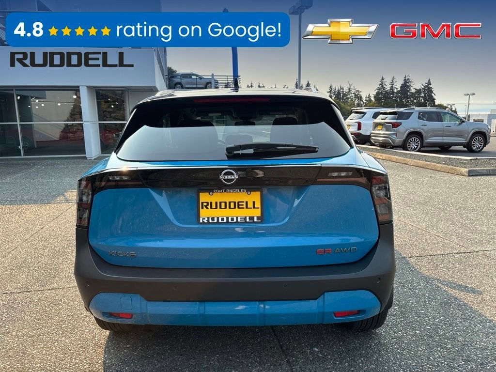2025 Nissan Kicks SR