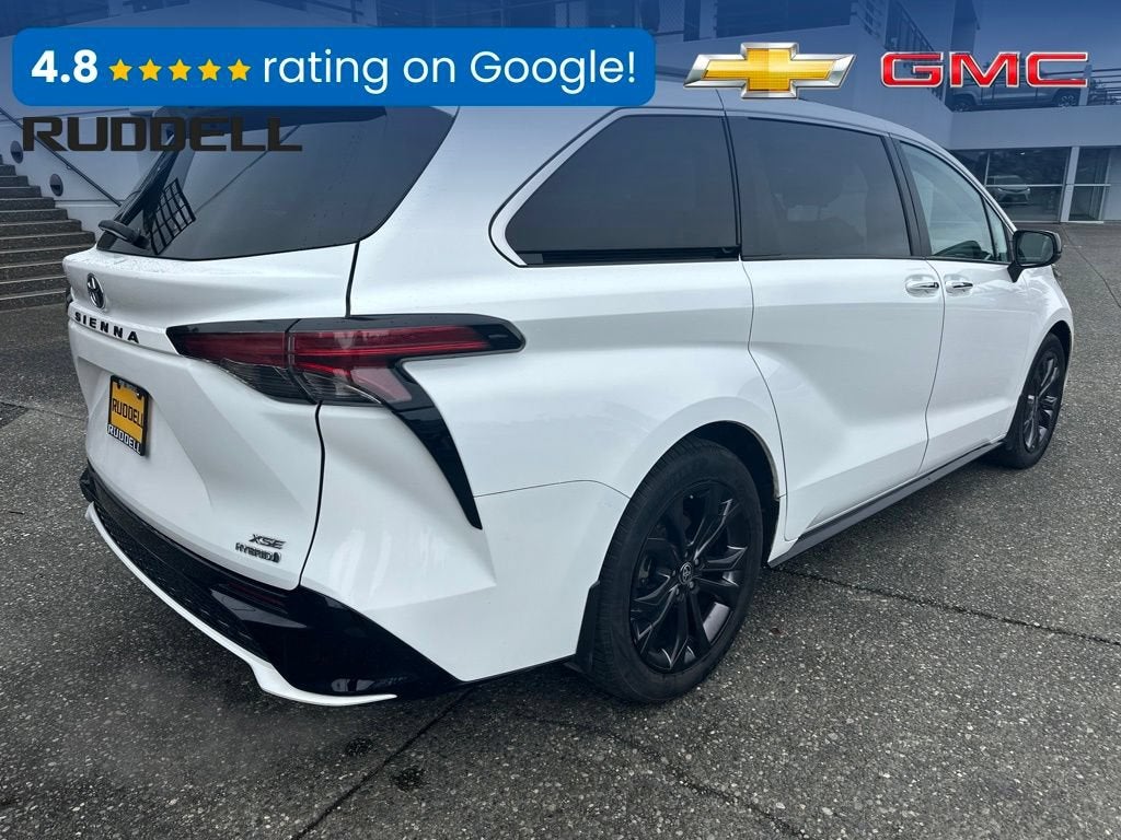 2022 Toyota Sienna LE