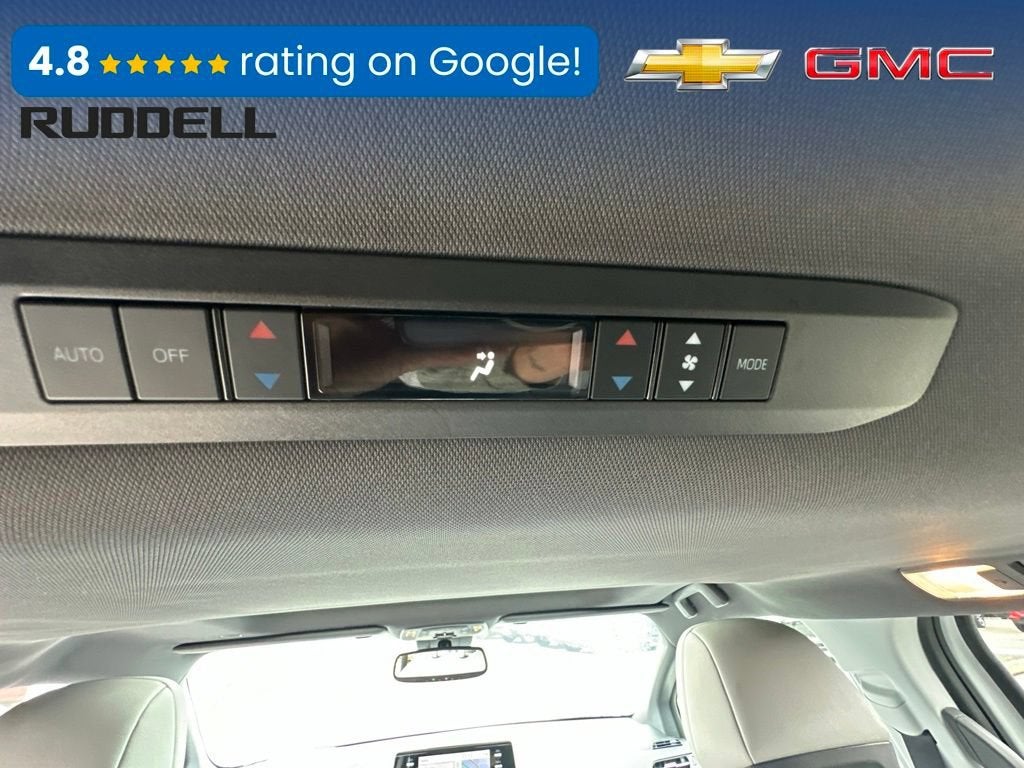 2022 Toyota Sienna LE