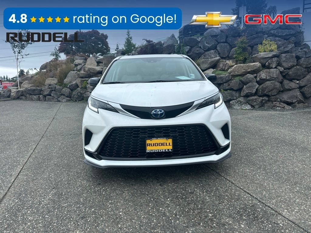 2022 Toyota Sienna LE