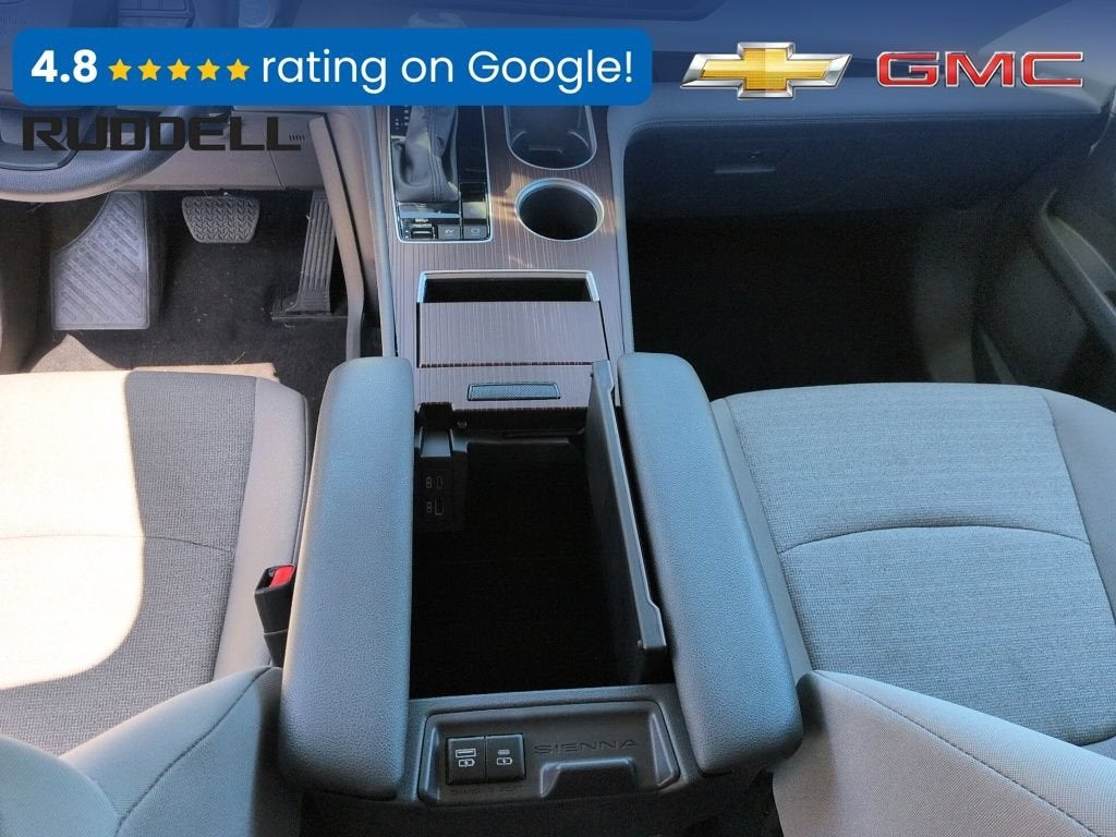 2023 Toyota Sienna LE