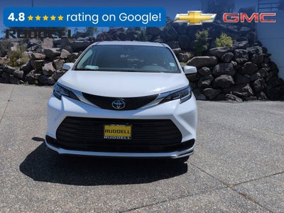 2023 Toyota Sienna LE