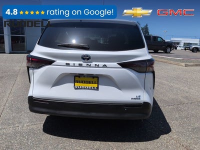 2023 Toyota Sienna LE