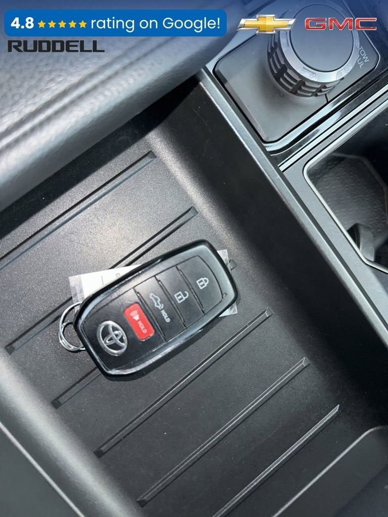 2022 Toyota Tundra 4WD SR5