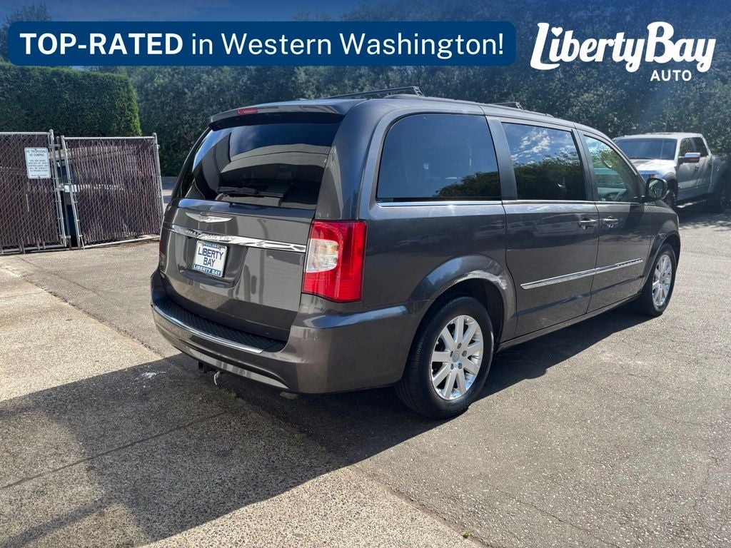 2016 Chrysler Town & Country Touring