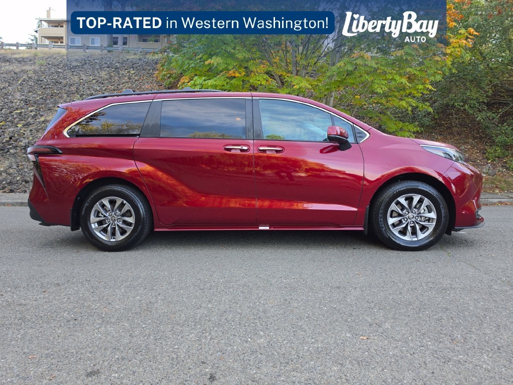 2026 Toyota Sienna XLE 8 Passenger