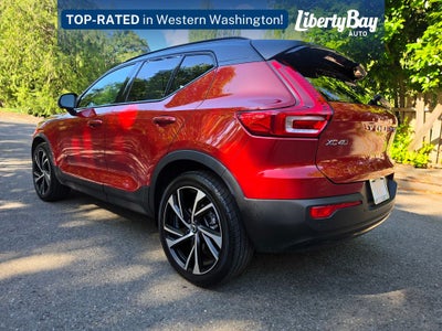 2022 Volvo XC40 R-Design