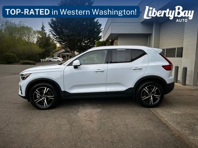 2025 Volvo XC40 B5 Core