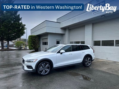 2025 Volvo V60 Cross Country B5 Plus
